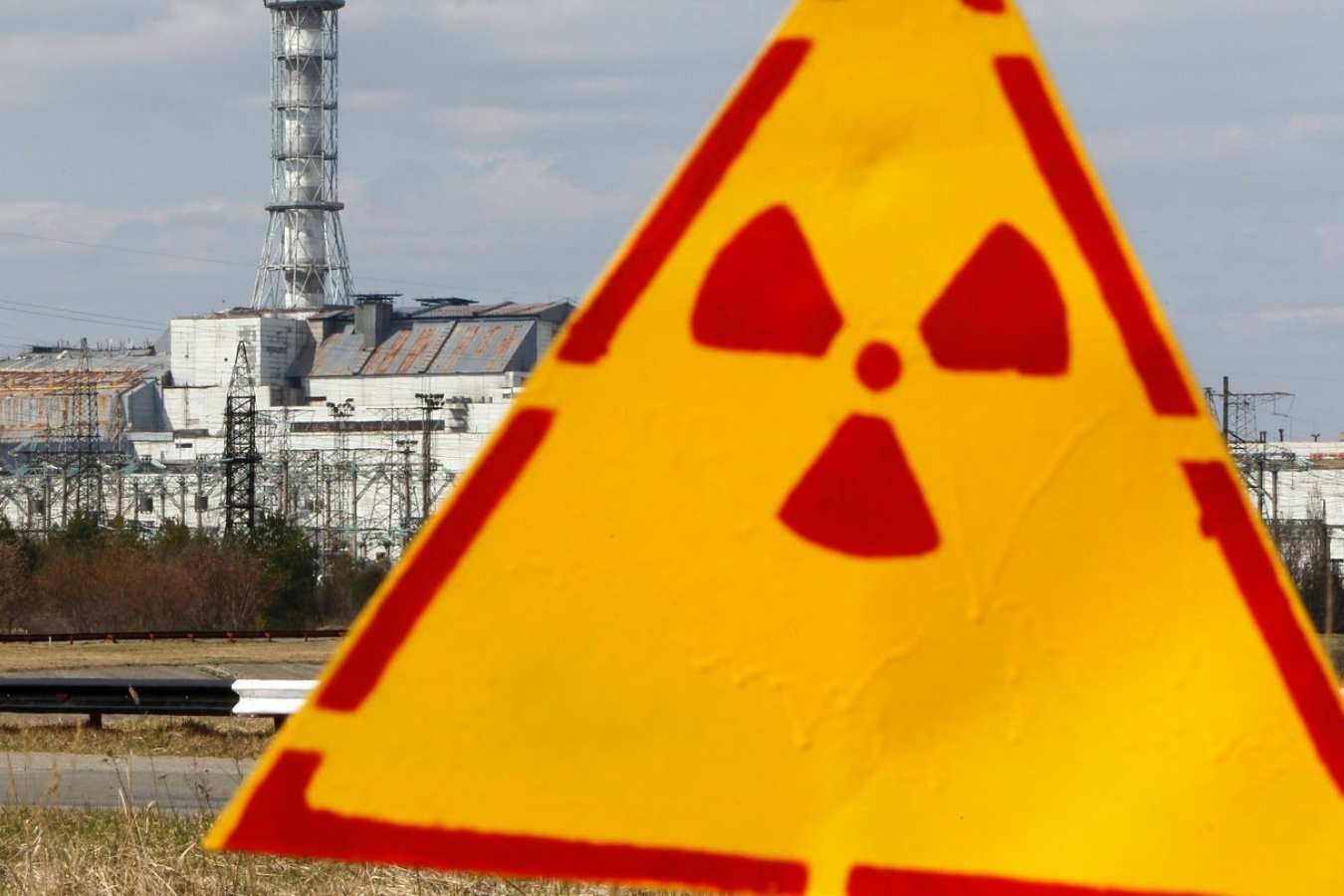 PROBLEME la Cernobîl: Centrala Nucleară este ”complet debranşată de la reţeaua electrică”, din cauza acţiunilor militare ruse. Foto: Černobyľ/facebook