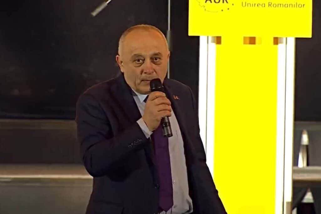 Continuă valul de demisii din AUR: Încă un deputat părăsește ”corabia” și cere protecţia instituţiilor statului. Sursa foto: stiripescurt.ro