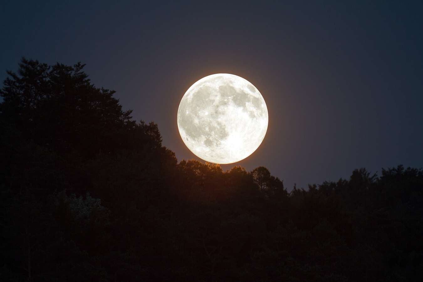 Lună plină. Sursa foto: Pixabay