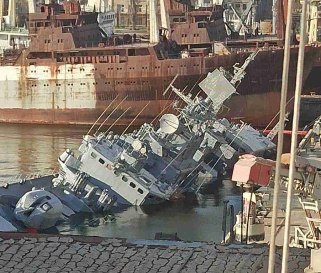 Ucraina și-a scufundat nava-amiral Sagaidachny ca să nu ajungă în mâinle rușilor. Sursa foto: Twitter/Joseph Dempsey