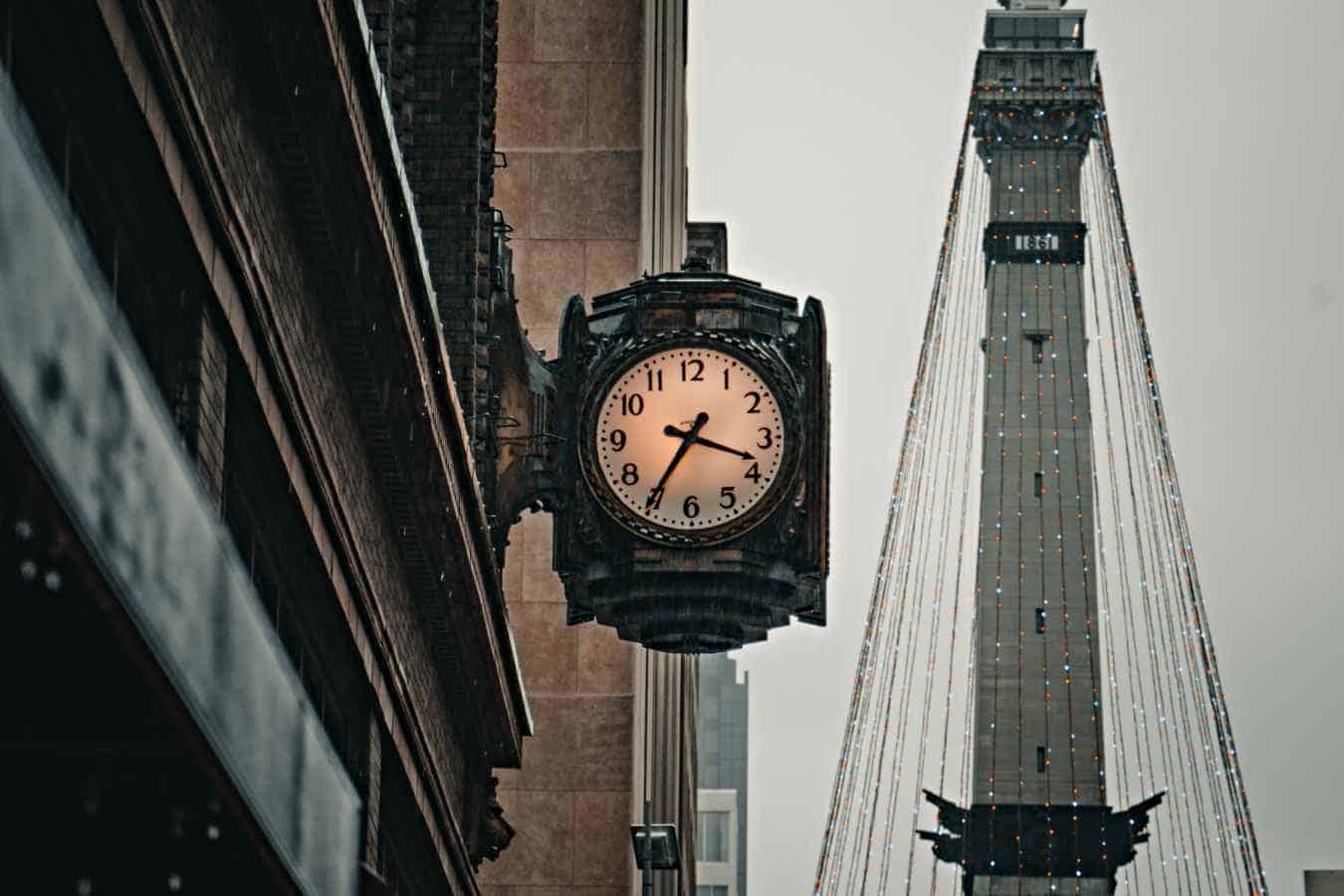 România trece la ORA DE VARĂ 2022 în această noapte. Sursa foto: Pexels