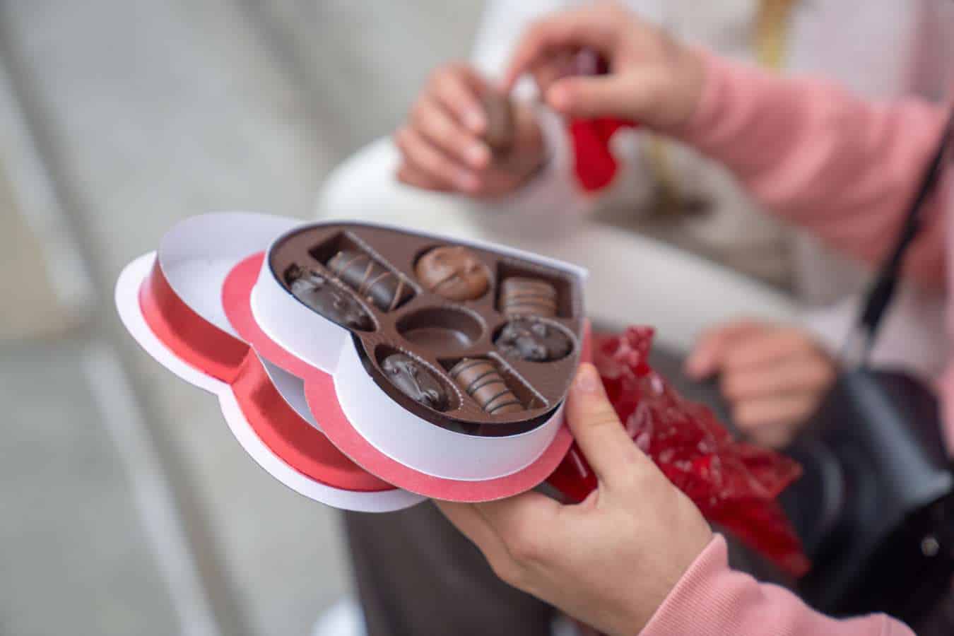 Investigație UE în cel puţin nouă ţări, după apariția a zeci de cazuri de infectare cu salmonella, după consum de ciocolată. Sursa foto: Pexels