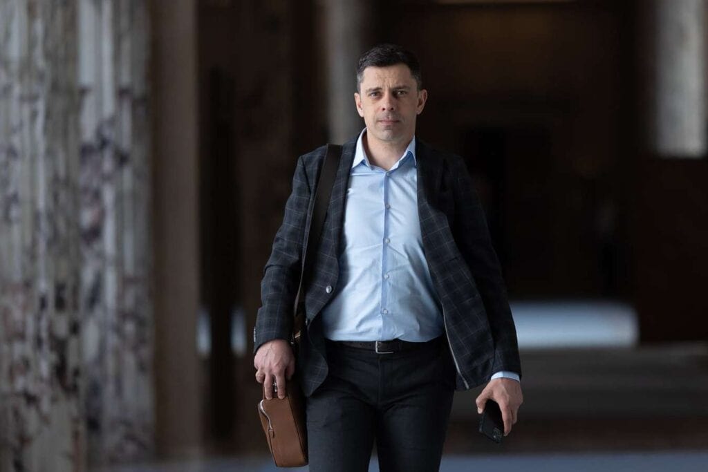 Ministrul Novak va redenumi ”redenumirea” sălii de gimnastică de la Deva: Regret neînţelegerea produsă. Sursa foto: guv.ro