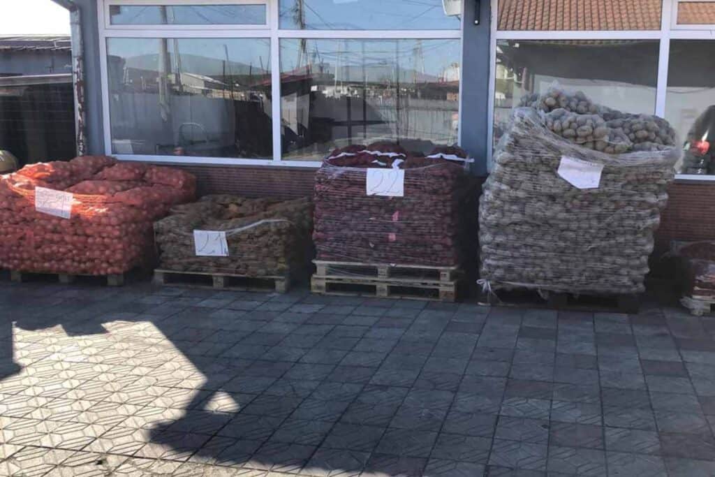 Ministerul Agriculturii va implementa o bază de date cu stocurile de produse agroalimentare deţinute de producători, depozitari, procesatori şi comercianţi
