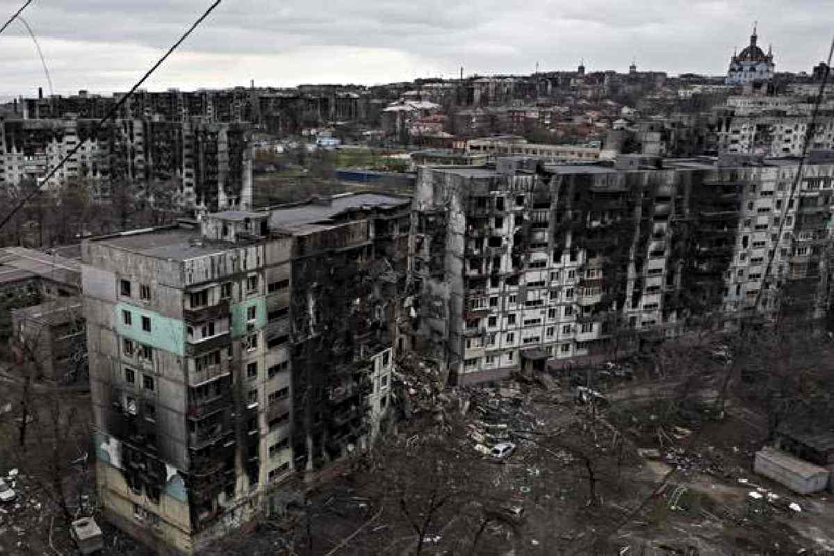 Americanii, britanicii și europenii se unesc pentru a documenta crimele de război din Ucraina