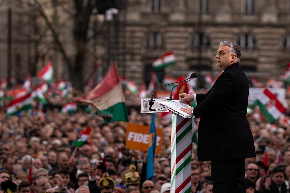 Un embargo al importurilor de petrol ar echivala cu o ”bombă atomică” asupra economiei ungare, declară premierul Orban . Sursa foto> Facebook/Viktor Orban