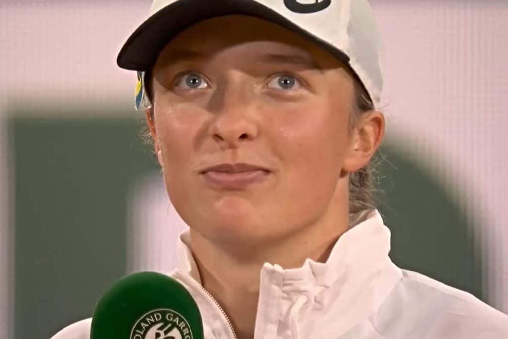 Iga Swiatek trece ușor de tot de Coco Gauff, în finală, şi câştigă Roland Garros