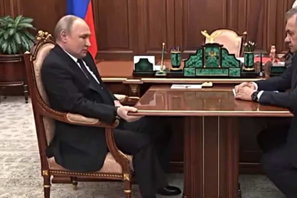 Tony Radakin, șeful armatei britanice, a vorbit despre zvonurile cu privire la sănătatea lui Putin şi posibilitatea ca acesta să fie asasinat