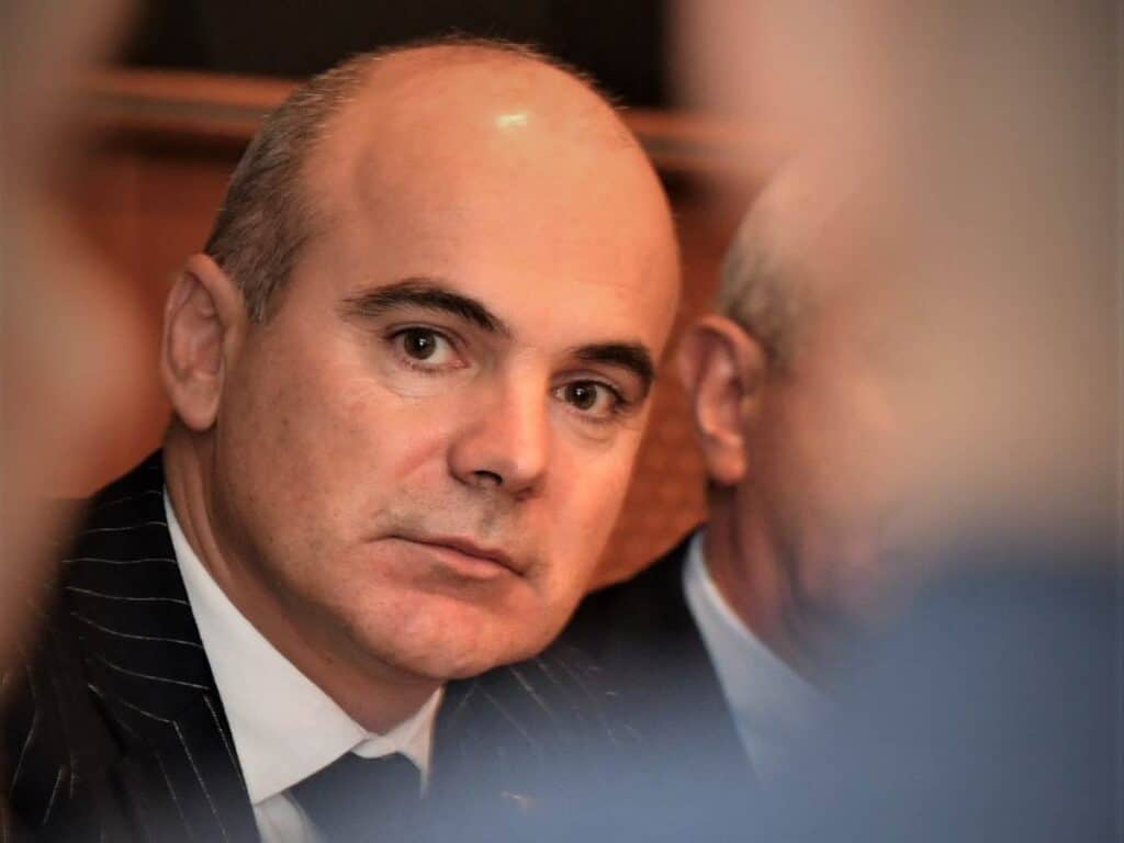 Rareş Bogdan îi amintește lui Ciolacu că se află la guvernare, nu în opoziție