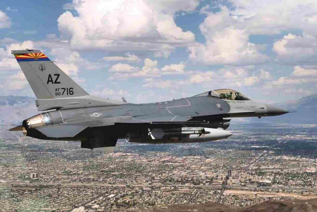 Procedura de atribuire a contractului pentru achiziţia a 32 avioane F-16, din Norvegia, a fost finalizată