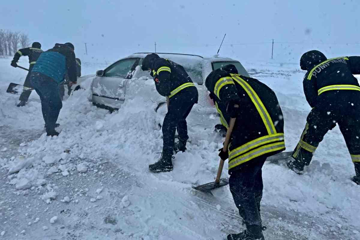 Intervenție de salvare din zăpadă ISU Botoșani