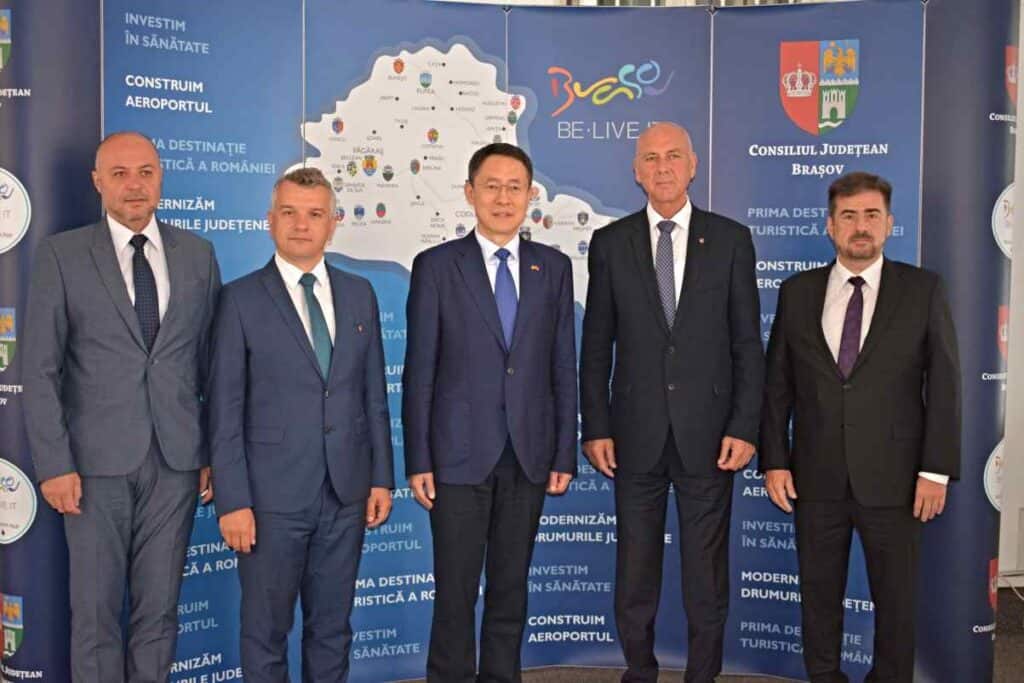 Todorică Şerban, președintele CJ Brașov, și Ambasadorul Chinei în România, Han Chunli