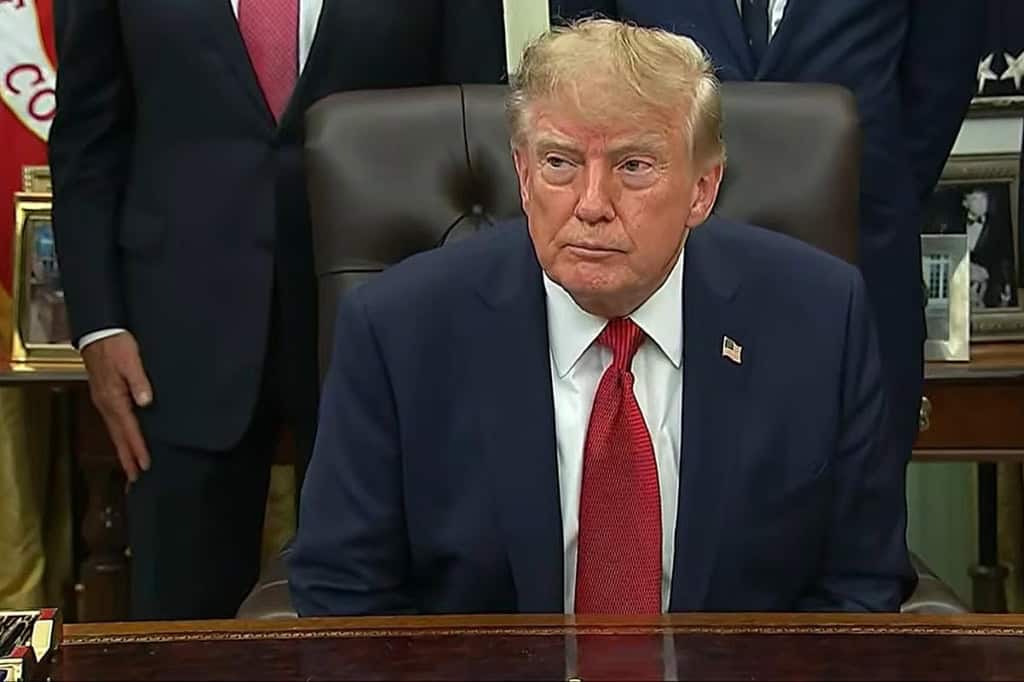 Donald Trump in Biroul Oval
